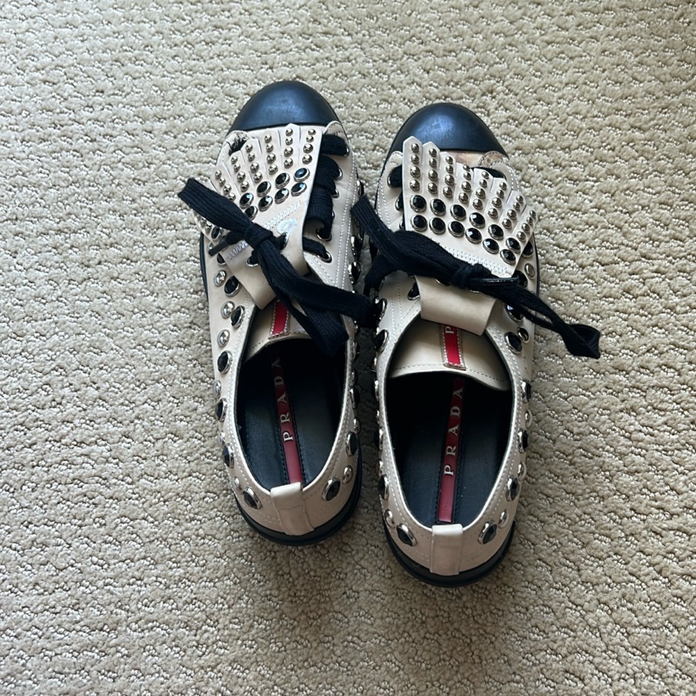 Prada shoes - Picture 2 of 9